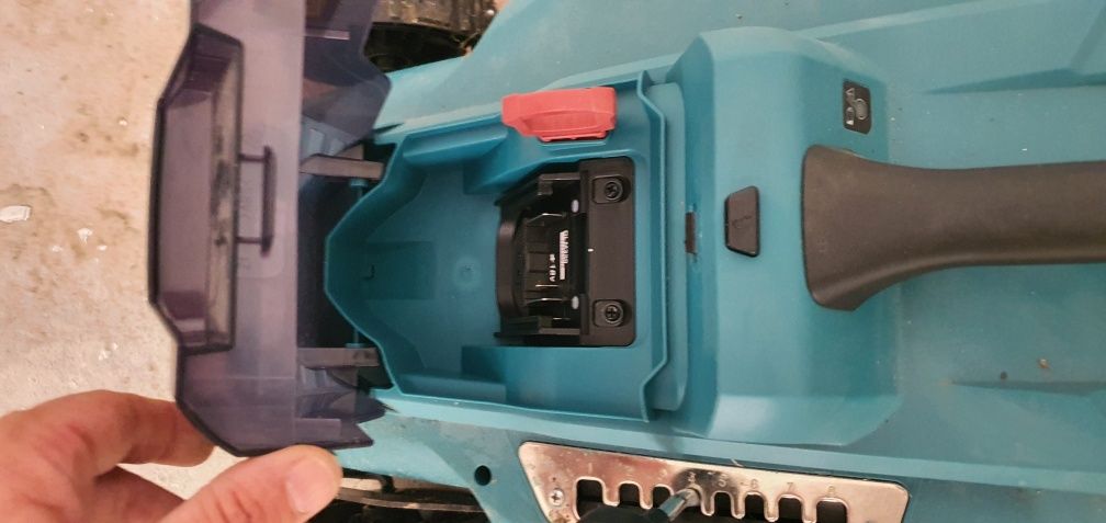 Makita DLM330 18V акомулаторна сгъваема косачка
