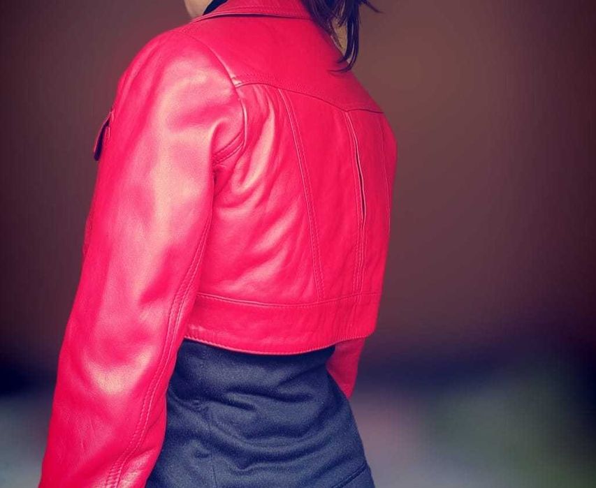 Geaca piele rosie Stradivarius