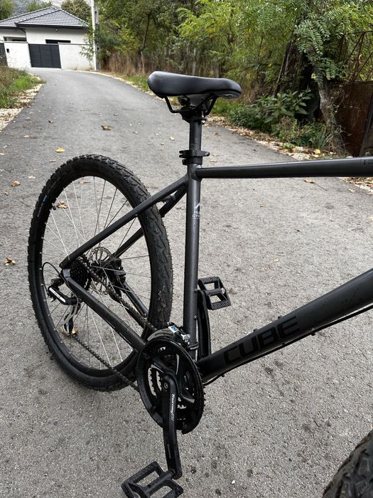 Bicicletă Cube.