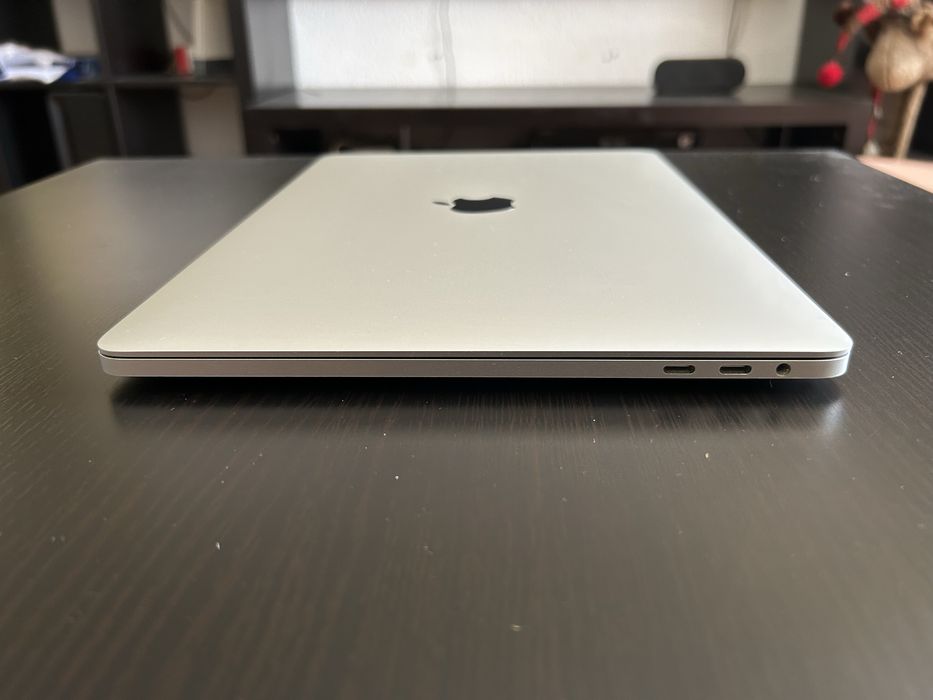 Macbook Pro A1989 13" i5 8GB RAM 256GB 394 cicluri