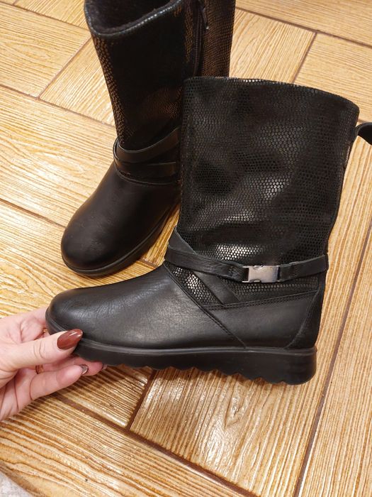 Cizme Ecco mărime 34. Piele naturala.