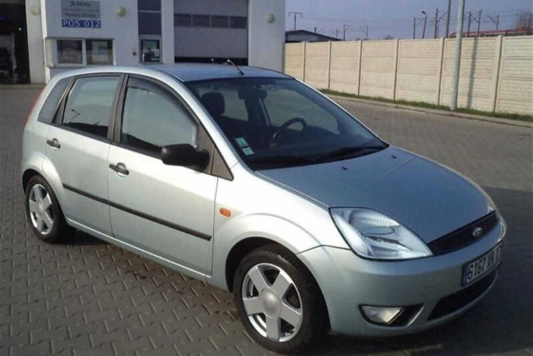 Dezmembrez Ford Fiesta 1.3i 1.4i an 2002 2005 Orice piesă!