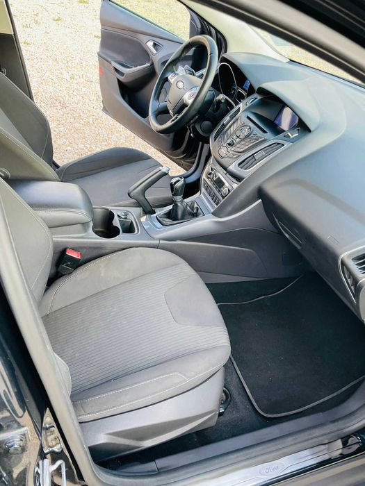 Ford Focus Titanium Euro 5 - foarte dotat ( exclus variante )