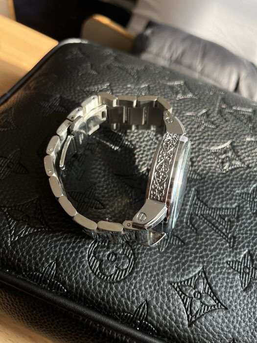 Patek Philippe сағаты.