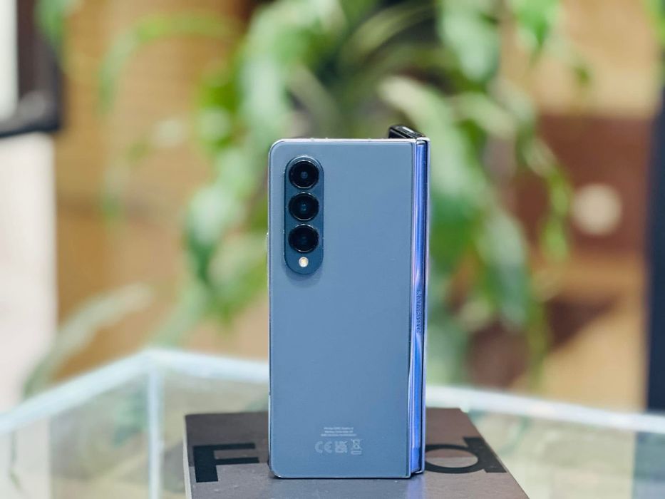 Samsung Z Fold 4 de 256 GB cu 12 GB RAM