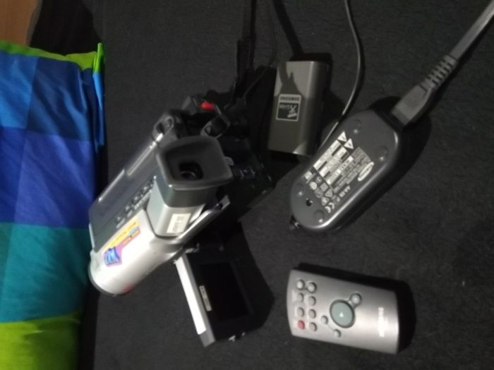 Camcorder NTSC/PALout 8mm Samsung SCL 906 HI 8