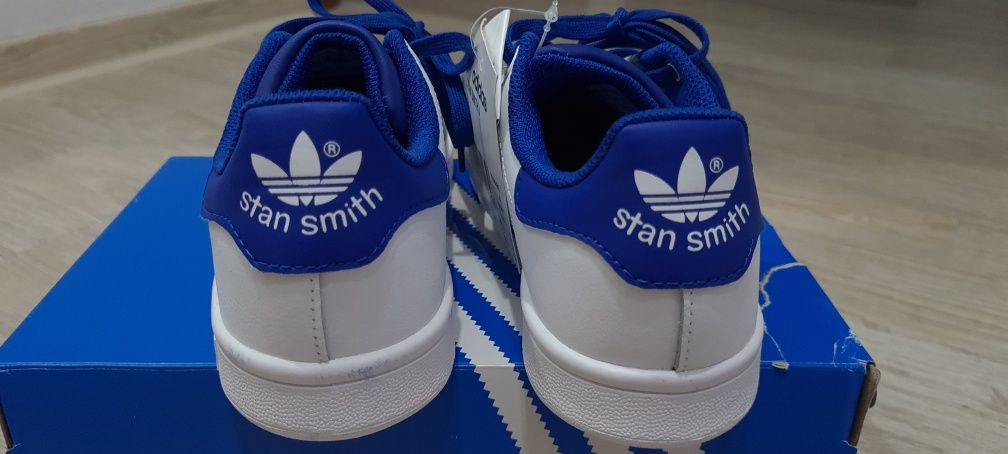 Patofi sport de piele Adidas Stan Smit 35.5h