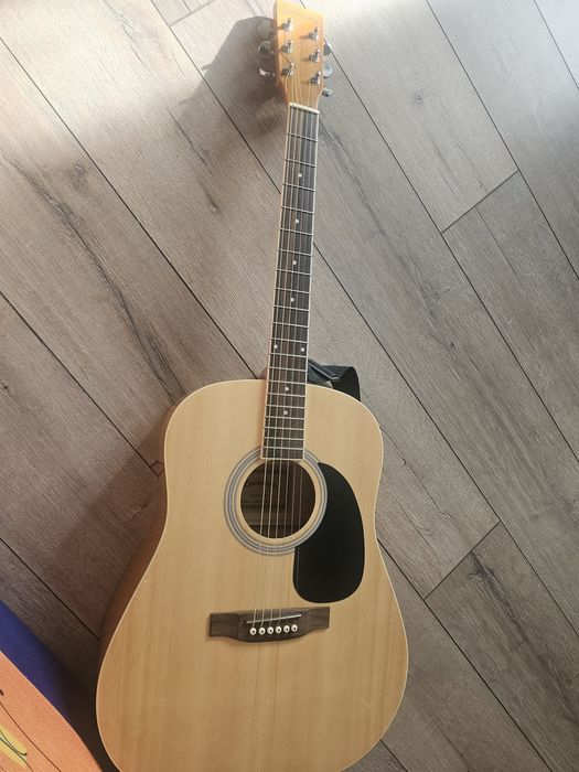 Гитара акустическая
