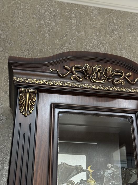 Продам Шкаф витрина сервант 2 шт