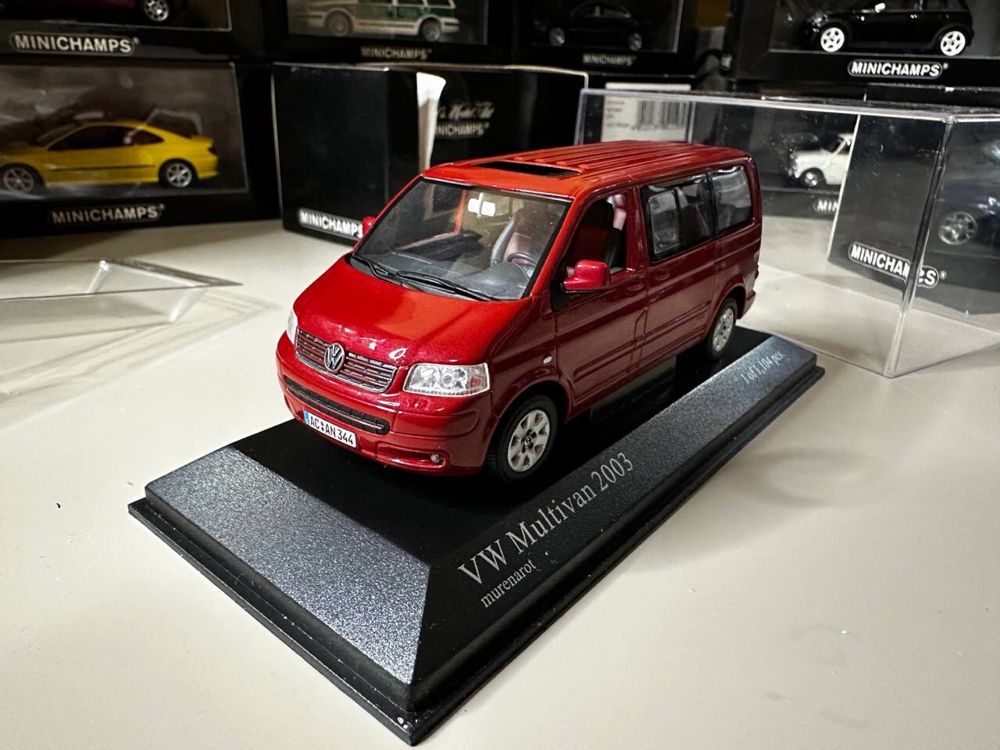 Macheta VolksWagen Multivan 1:43 Minichamps