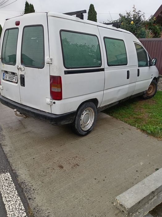 Autoutilitara Peugeot Expert