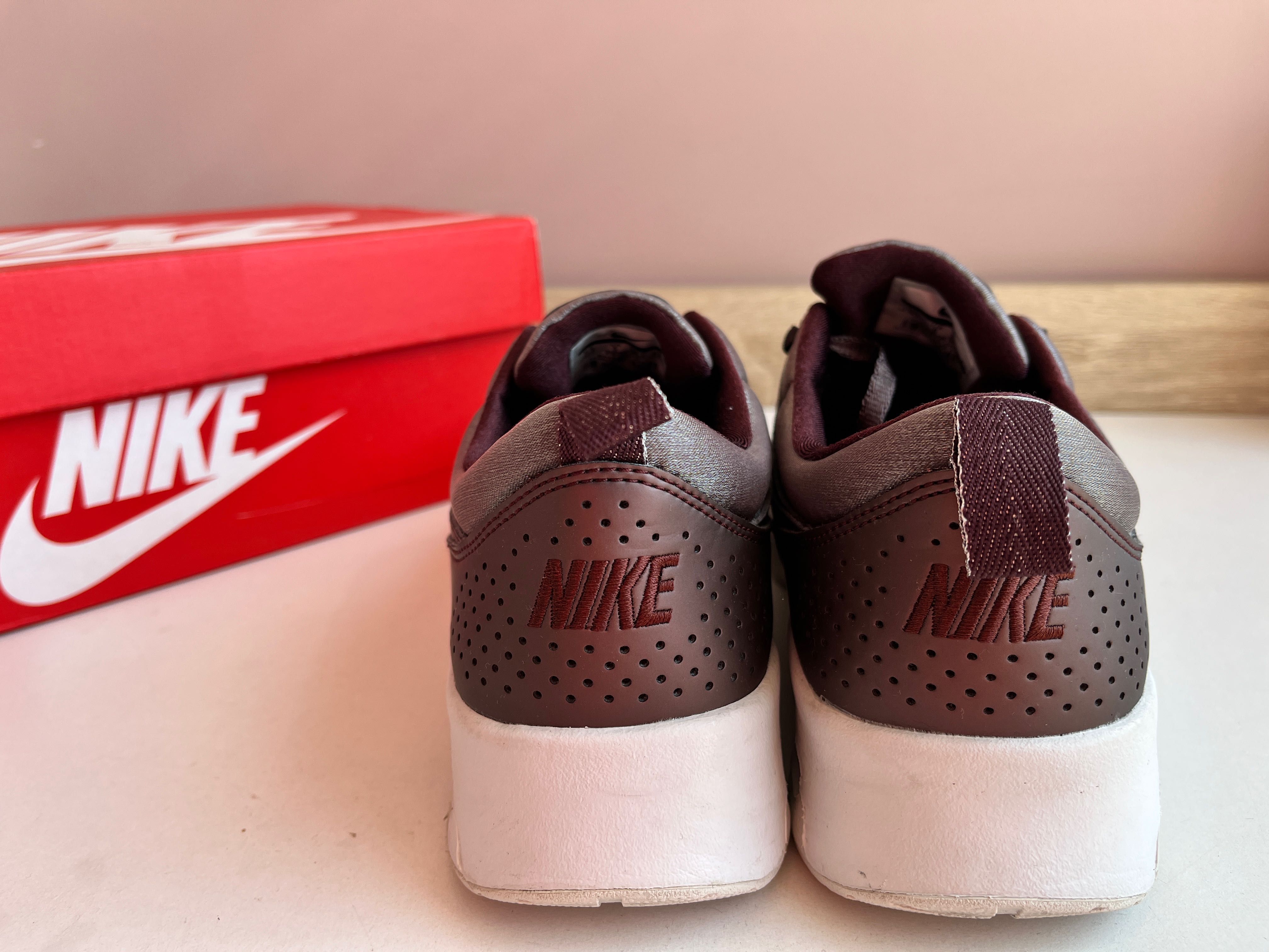 Обувки Nike AirMax Thea