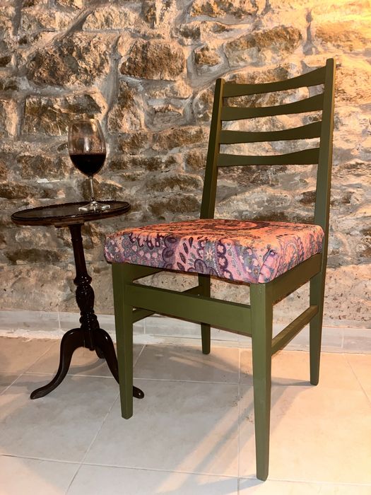 Реставриран дървен стол