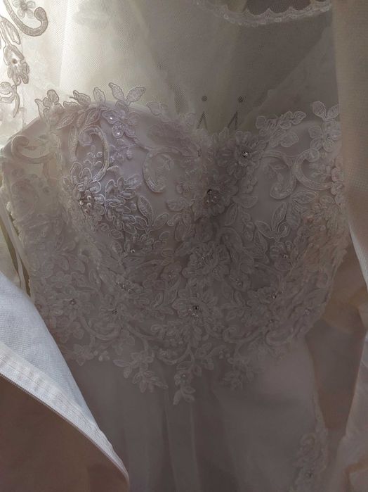 Vand rochie de mireasa