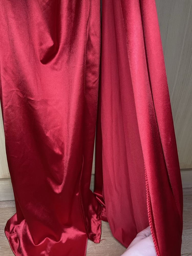 Rochie roșie elegantă