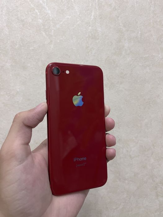 Apple Iphone 8 64 GB Red color