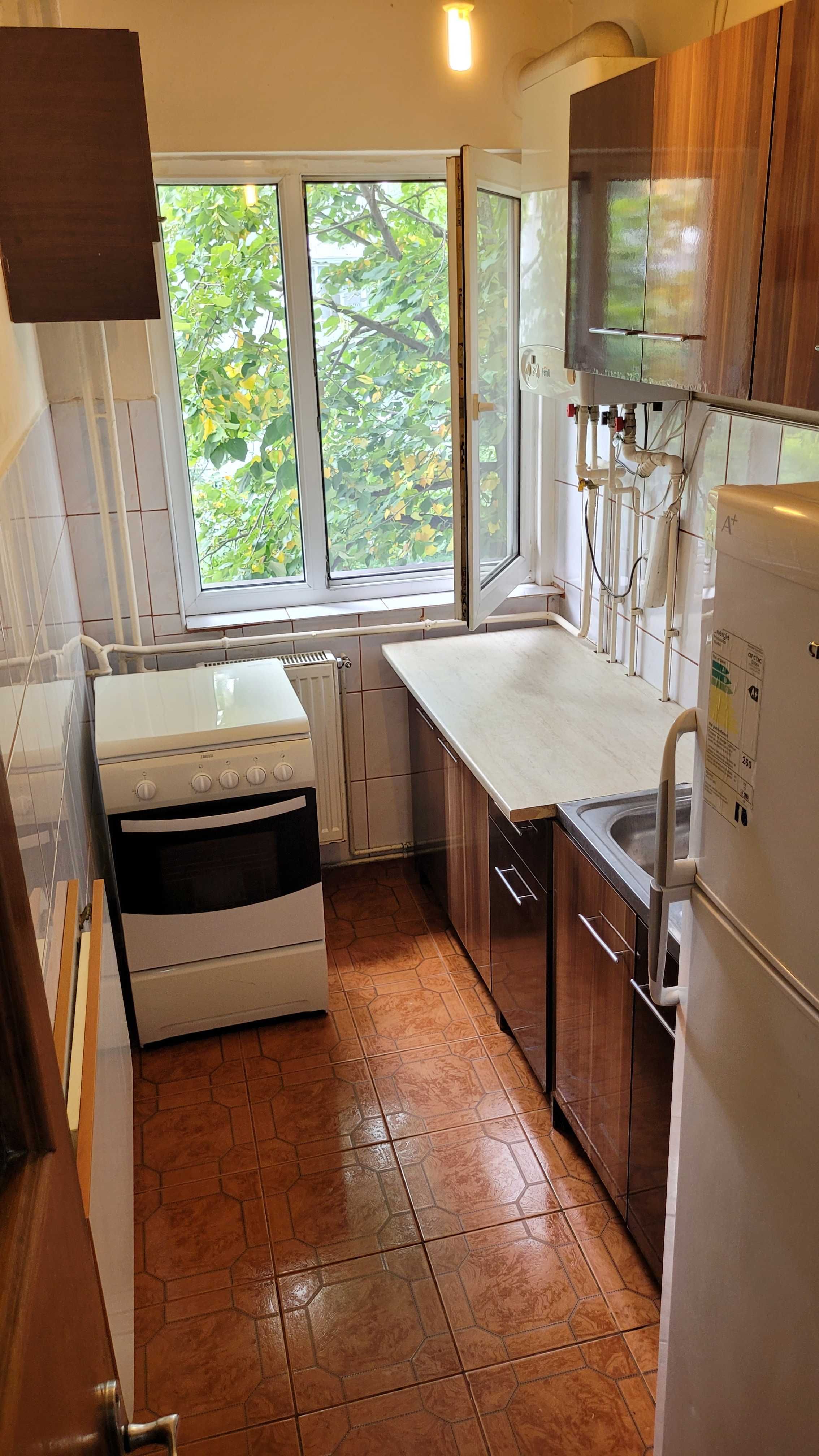 Direct proprietar apt 2 cam, CT , 2/4, Alexandru cel Bun