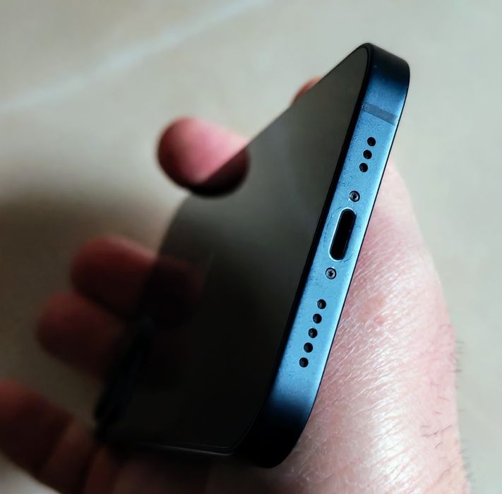 IPhone 13 5G Midnight 128 GB impecabil, baterie 100 % + cadou !