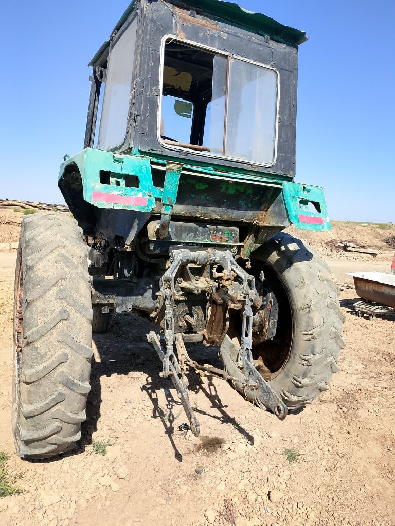 Ttz 80 Traktor holati yaxshi