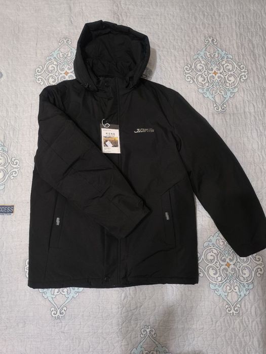 Продаётся мужская зимняя куртка размер 54, новая.