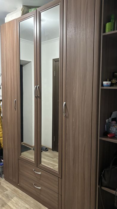 Продается Шкаф вместительный