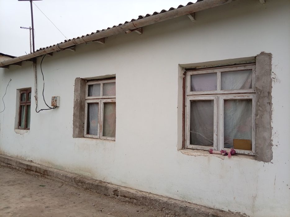 Уй сотилади 20000$