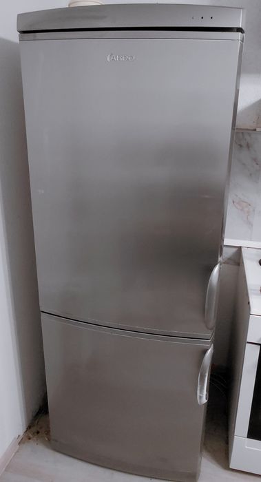 Продам 2х камерный холодильник