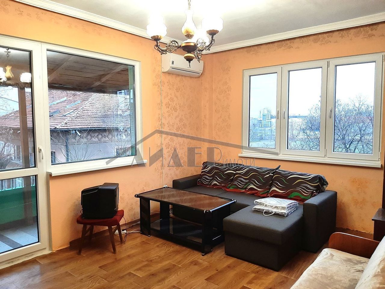 Дава се под наем Тристаен апартамент в Пловдив, Център - 80 кв.м за 346.8 € - Снимка #2