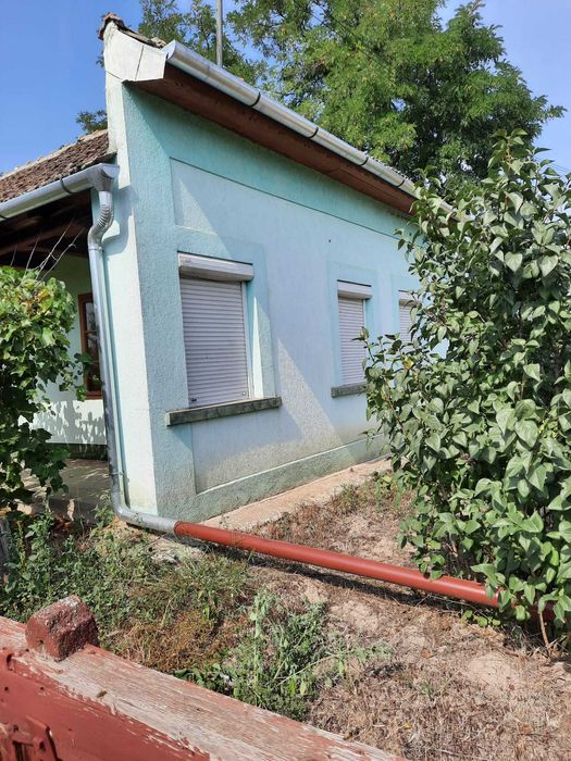 Casă spațioasă + 1 ha teren + anexe gospodărești – Dindești-Satu Mare!