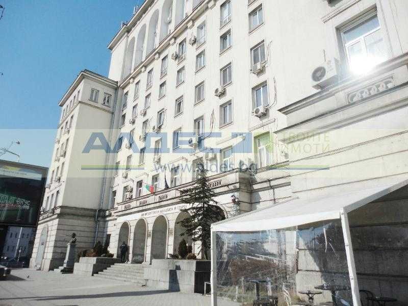Продава се Магазин в София, Център - 33 кв.м за 3937 €/кв.м - Снимка #2