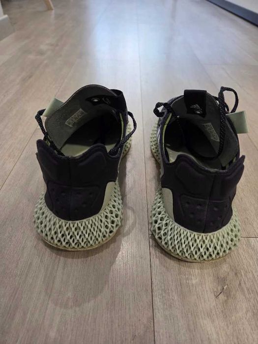 Vand Adidas 4D Consortium