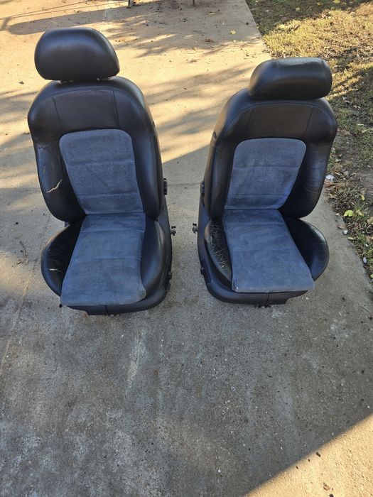 Предни ел. Седалки Сеат Леон