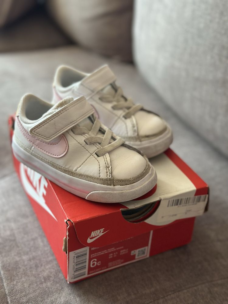 Маратонки Nike 22