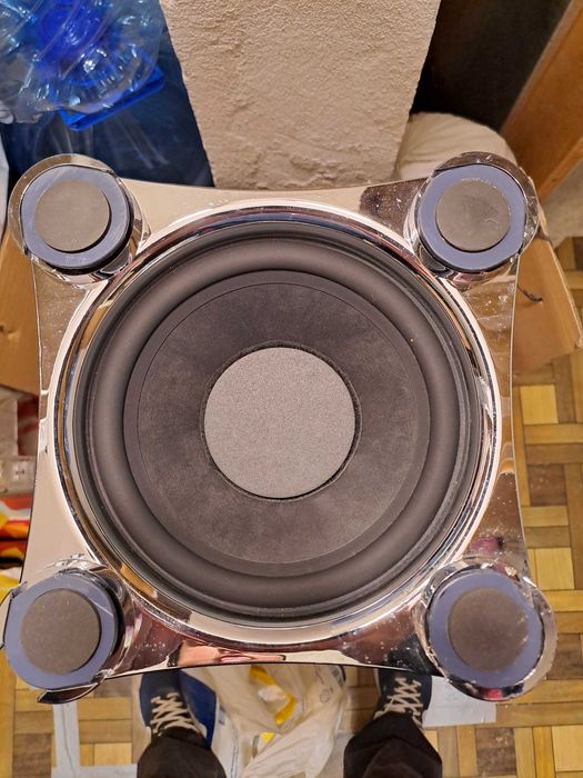 Нискочистотен " басов" говорител ,2 броя sony,  made in Japan 18.5 см.
