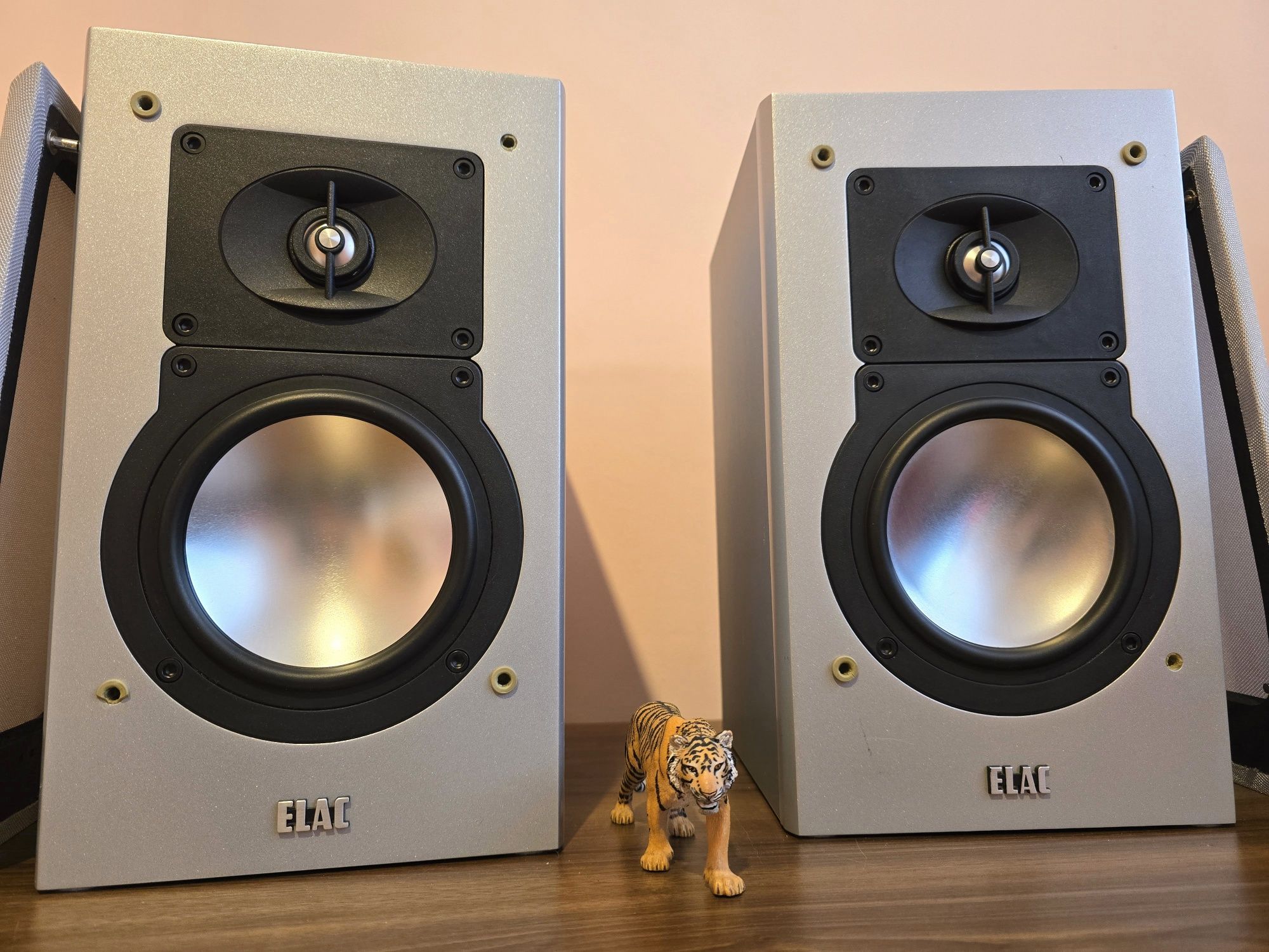 Elac BS103.2 Series. Boxe raft high-end. Sunet magnific. Preț fix !