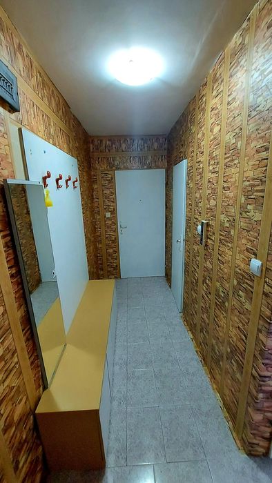 Дава се под наем Двустаен апартамент в Бургас, Славейков - 63 кв.м за 255 € - Снимка #3