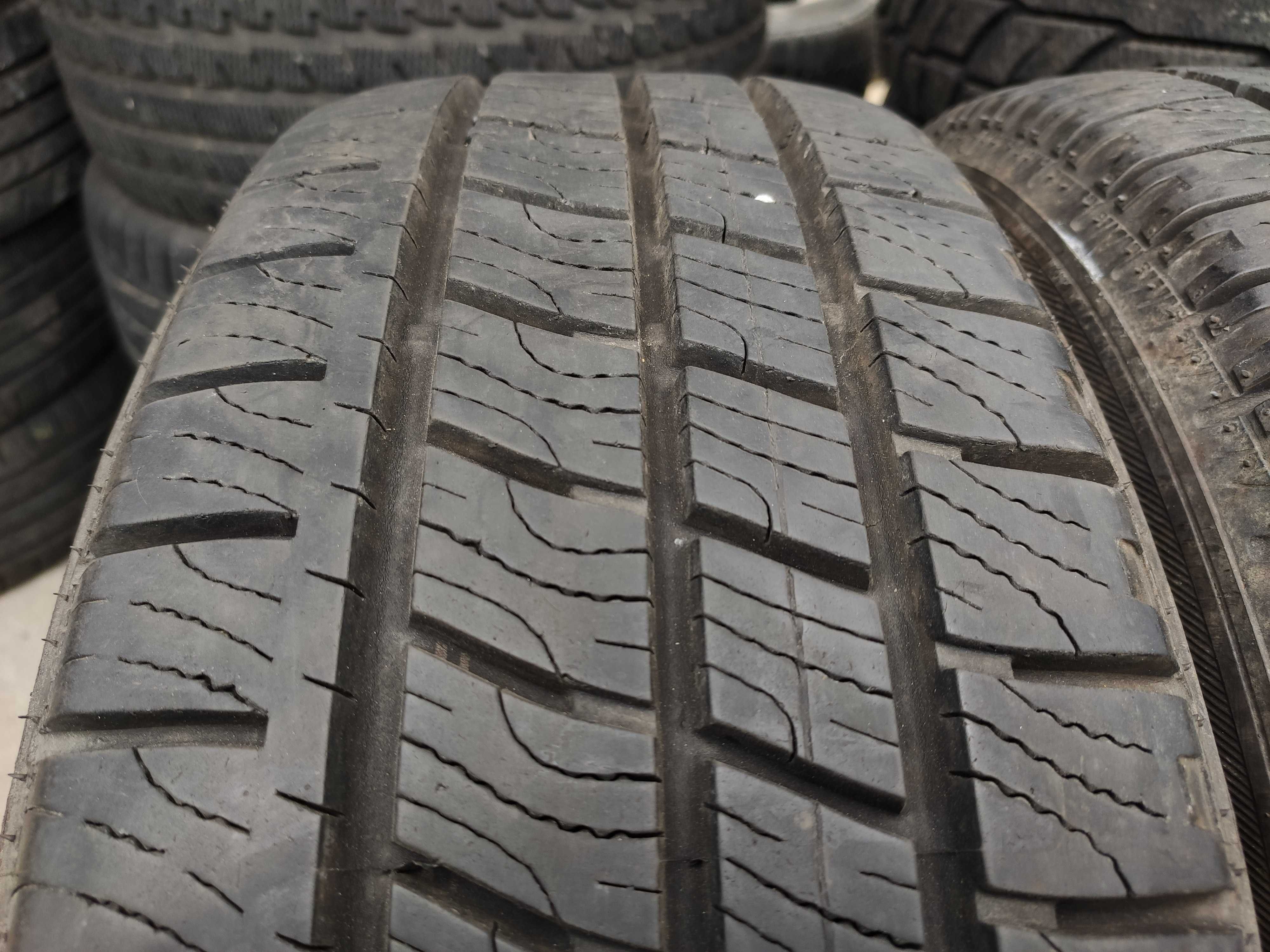 2бр Всесезонни Гуми 215 65 15 С - Goodyear