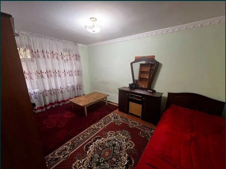 Срочно Продаётся Саламатина  1/1/4 ремонта нет локации топ !