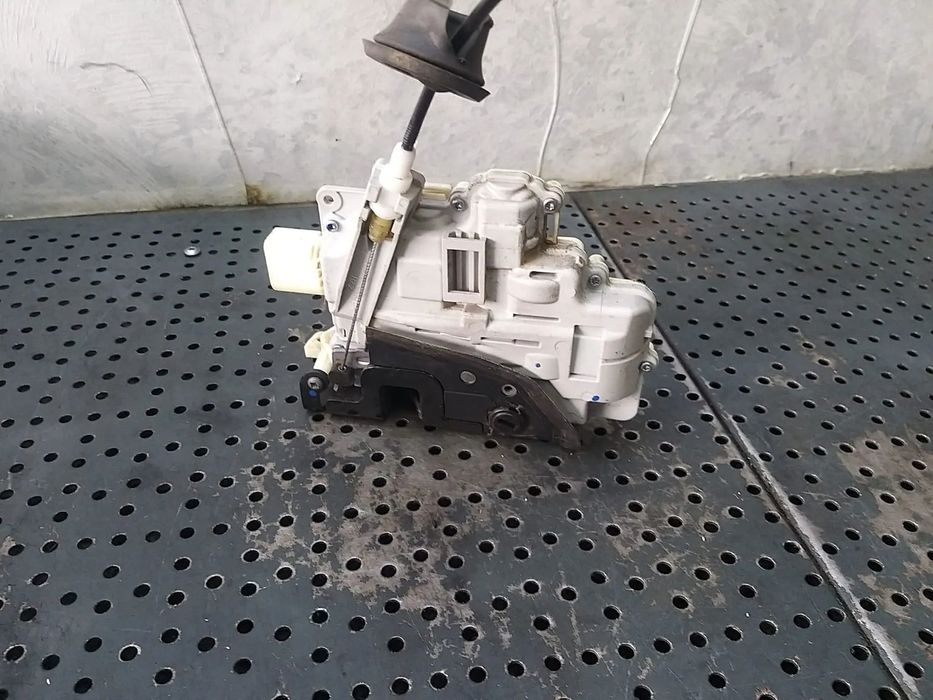 Broasca usa dreapta spate audi a6 c6 4f 4f0839016