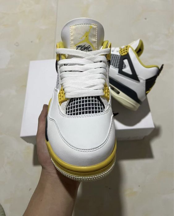 Air Jordan 4 Retro Vivid Sulfur