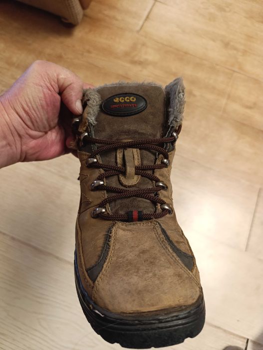 Продам 2 пары мужских ботинок Ecco и Lc waikiki,40,43,недорого