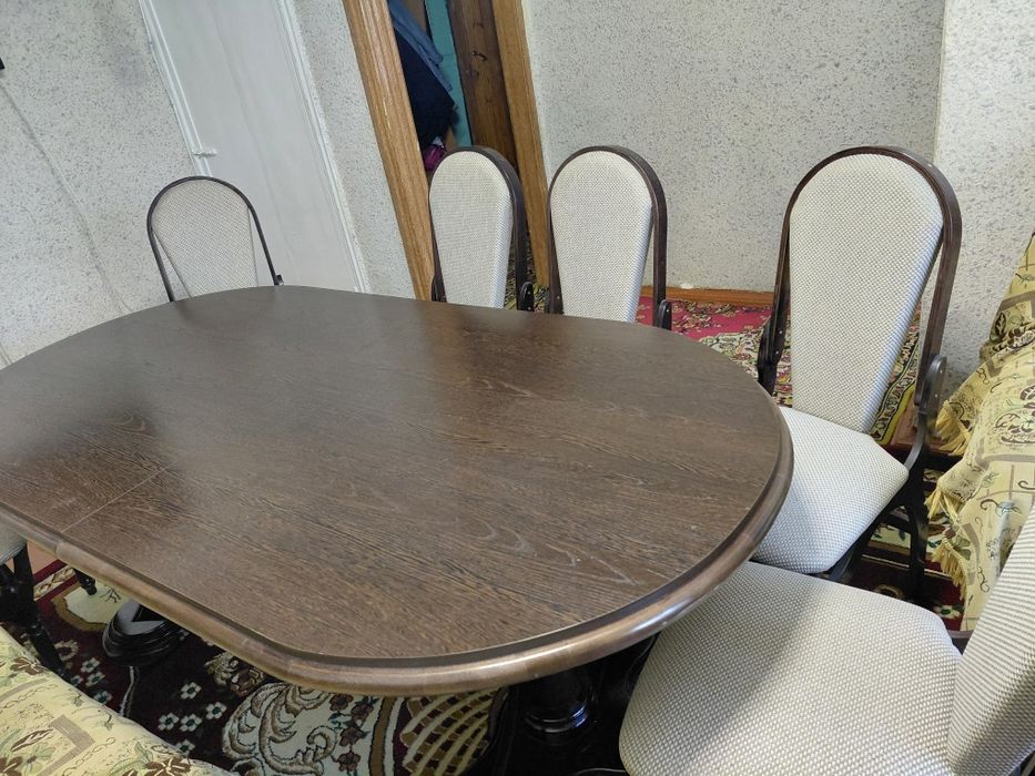 Продам стол и 6 стульев