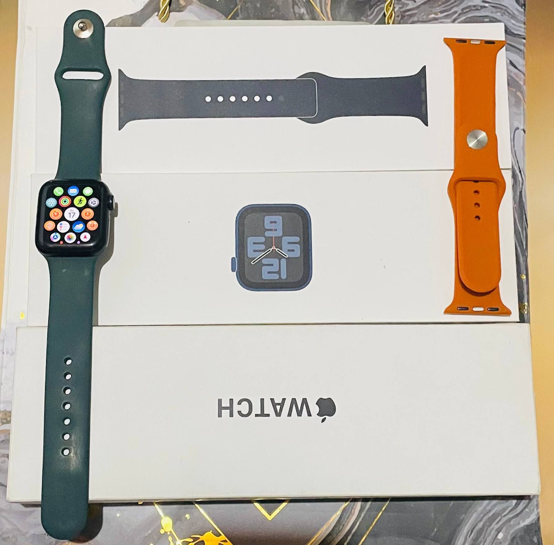 Apple  watch  se