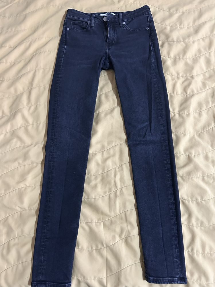 Черни дънки Calvin Klein Jeans—размер 27/32