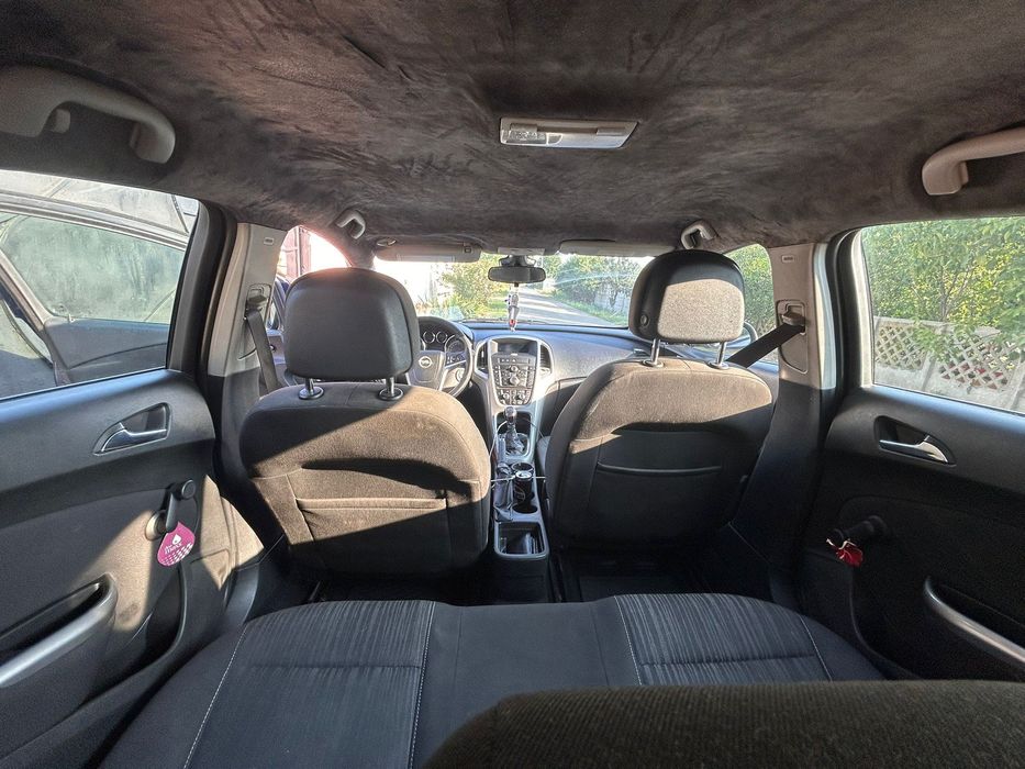 Se vinde Opel Astra J