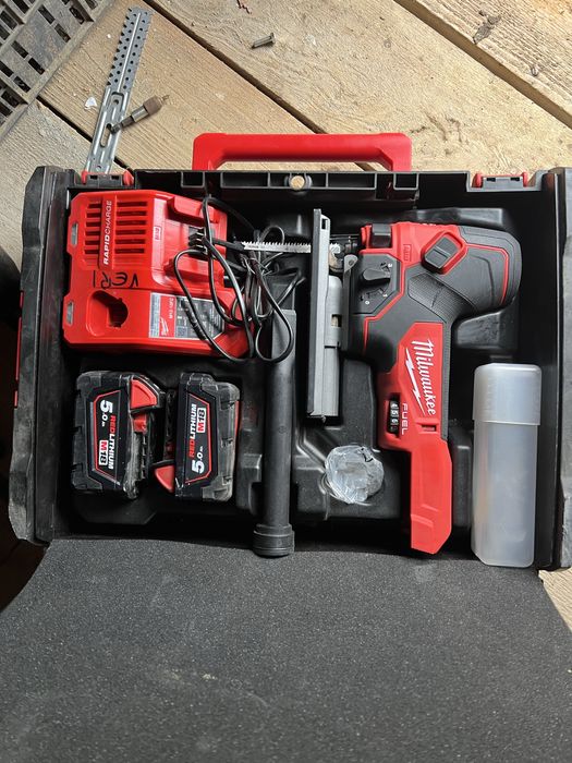 Fierastrau pendular millwaucke