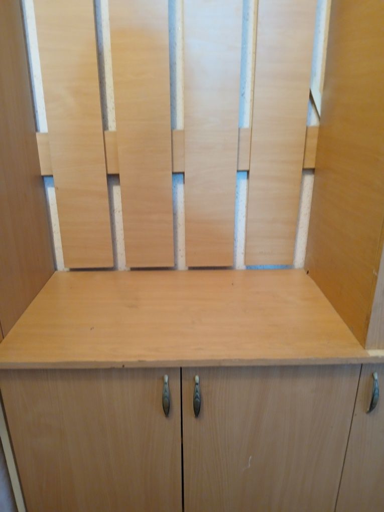 Продаю шкаф прихожки