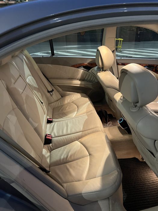Vând Mercedes-Benz E220 W211