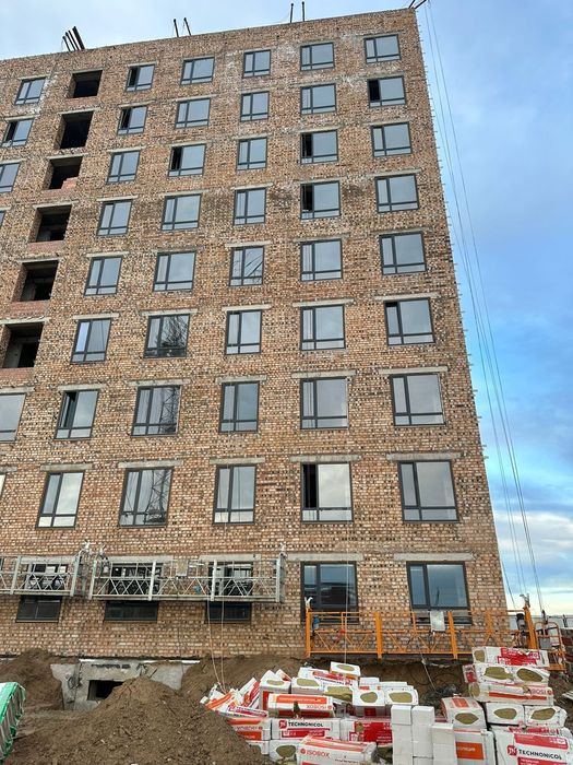 Продам окна . Размеры в таблице на фото. Цены от 10 до 25тысяч тенге .