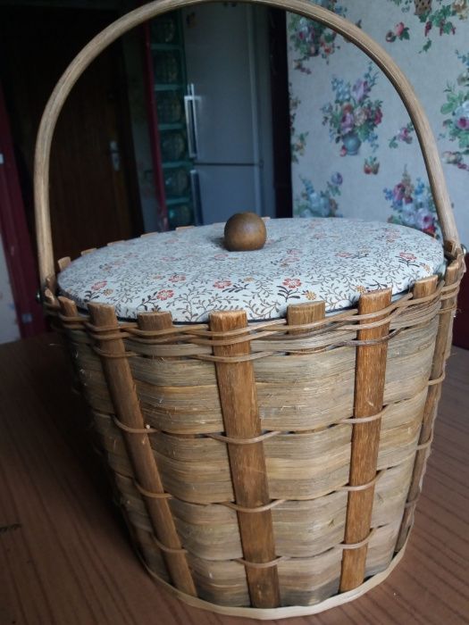 Cos din bambus cu capac si toarta- executat manual